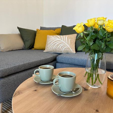 Green Apartment - City Centre - Main Square Липтовски-Микулаш Экстерьер фото