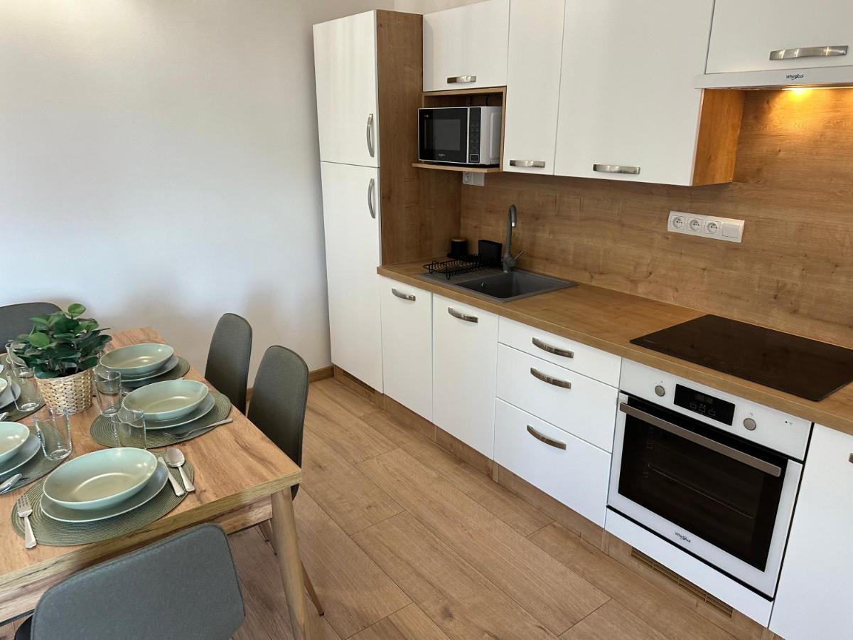 Green Apartment - City Centre - Main Square Липтовски-Микулаш Экстерьер фото