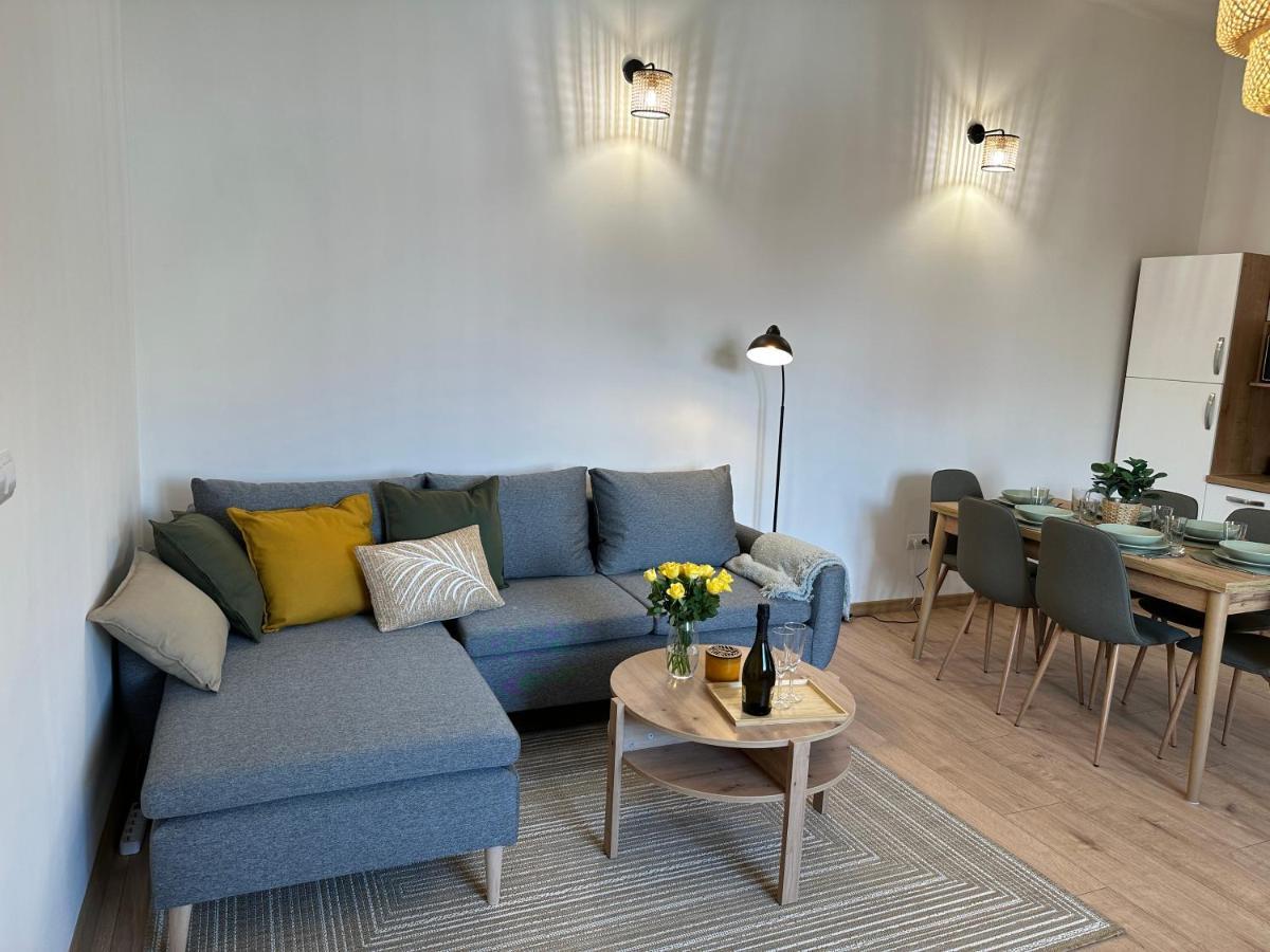 Green Apartment - City Centre - Main Square Липтовски-Микулаш Экстерьер фото