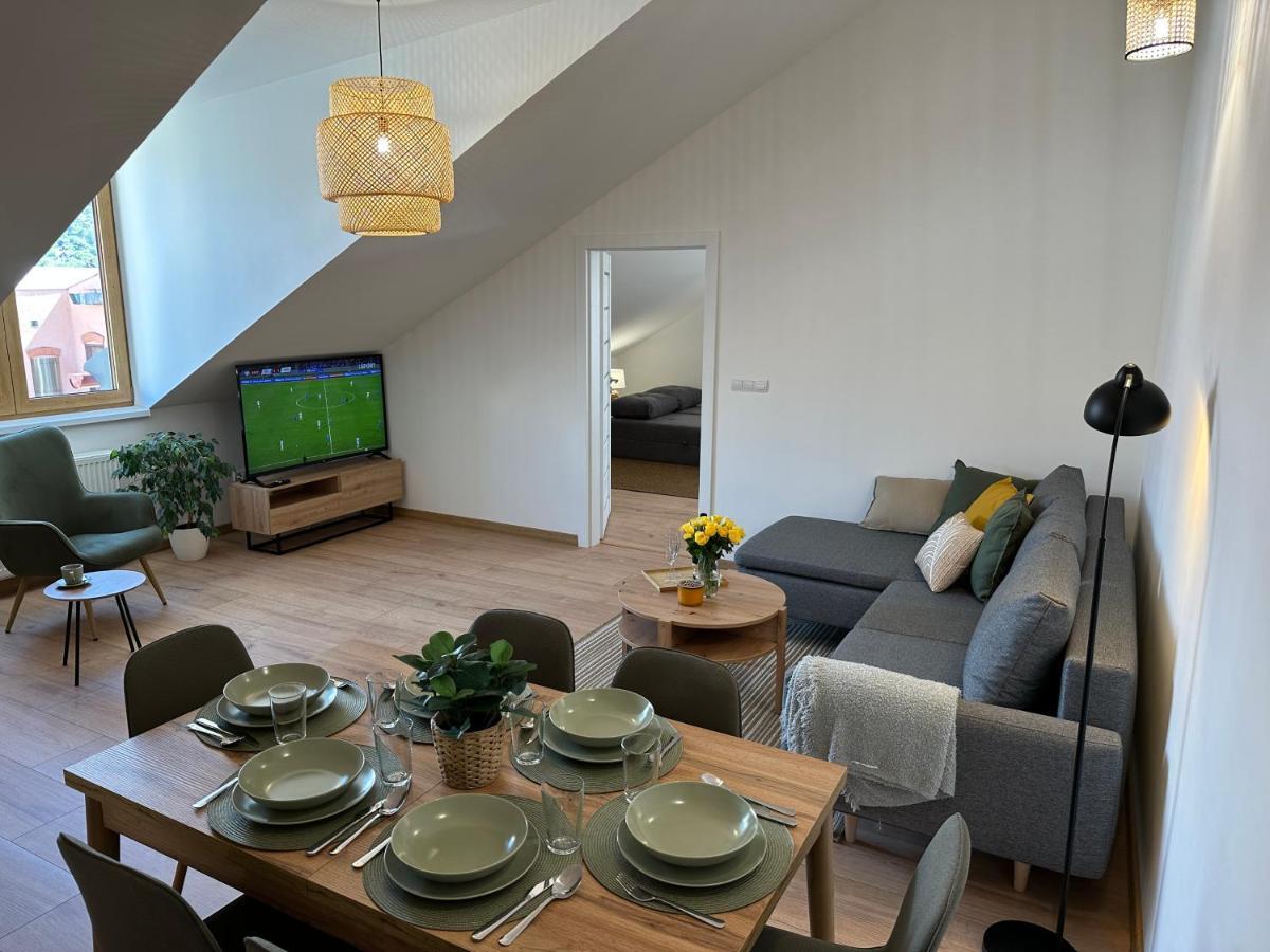 Green Apartment - City Centre - Main Square Липтовски-Микулаш Экстерьер фото