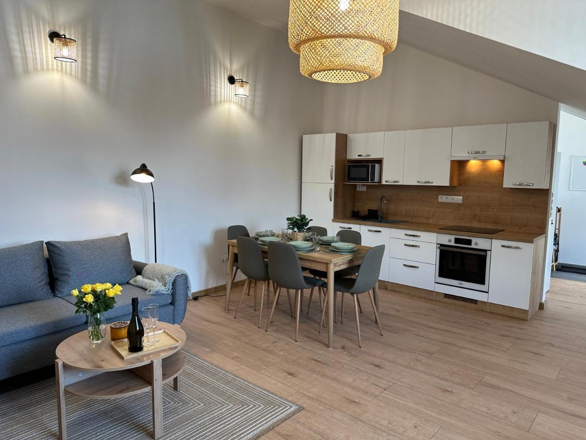 Green Apartment - City Centre - Main Square Липтовски-Микулаш Экстерьер фото